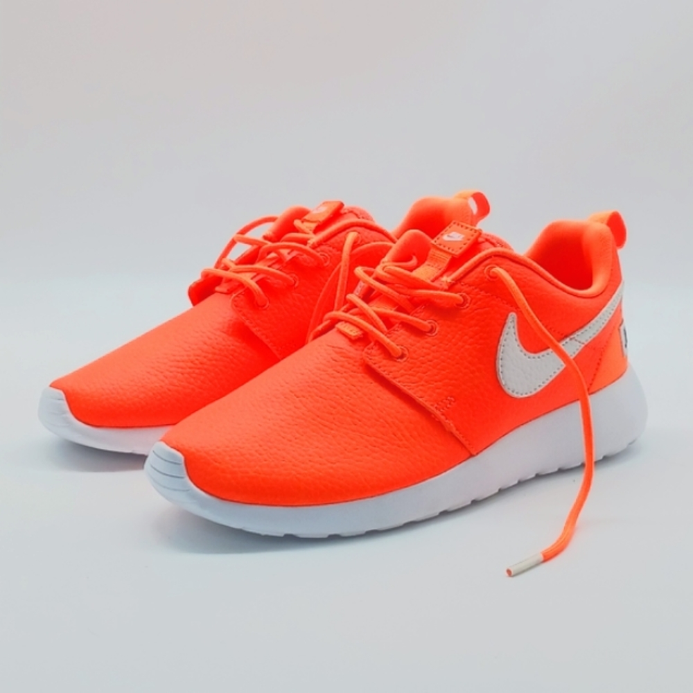 Nike Rosche 1 Premium 'Total Orange' Streetwear/Running Shoes Size 6 for Women - Picture 2 of 11
